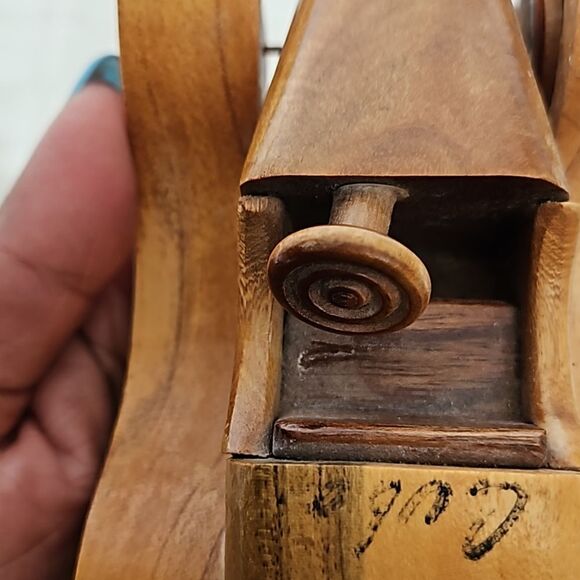 Cuba Hand-Made Vintage Antique Ford Wooden Toy Car 6"- 3" - Picture 9 of 16